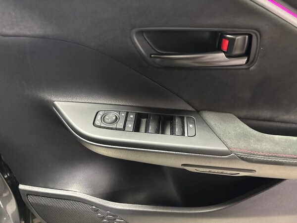 Used Toyota C-HR 2024 for sale - 75490539: Photo 21