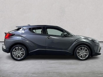 Used Toyota C-HR 2023 for sale - 78703603: Photo
