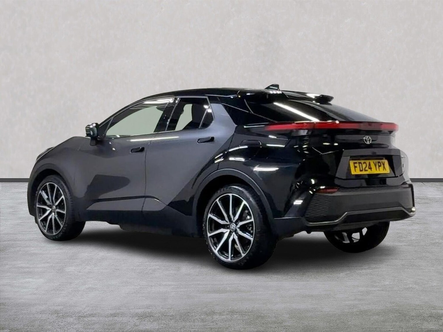 Used Toyota C-HR 2024 for sale - 77487729: Photo 2