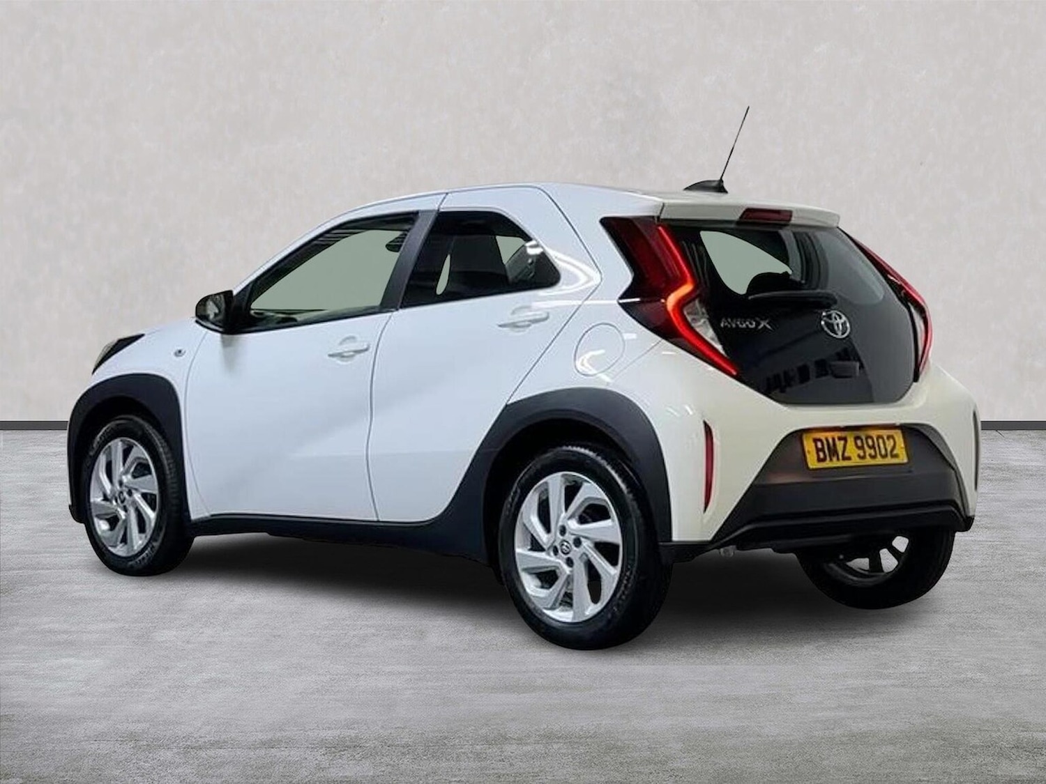 Used Toyota Aygo X 2023 for sale - 76951155: Photo 2