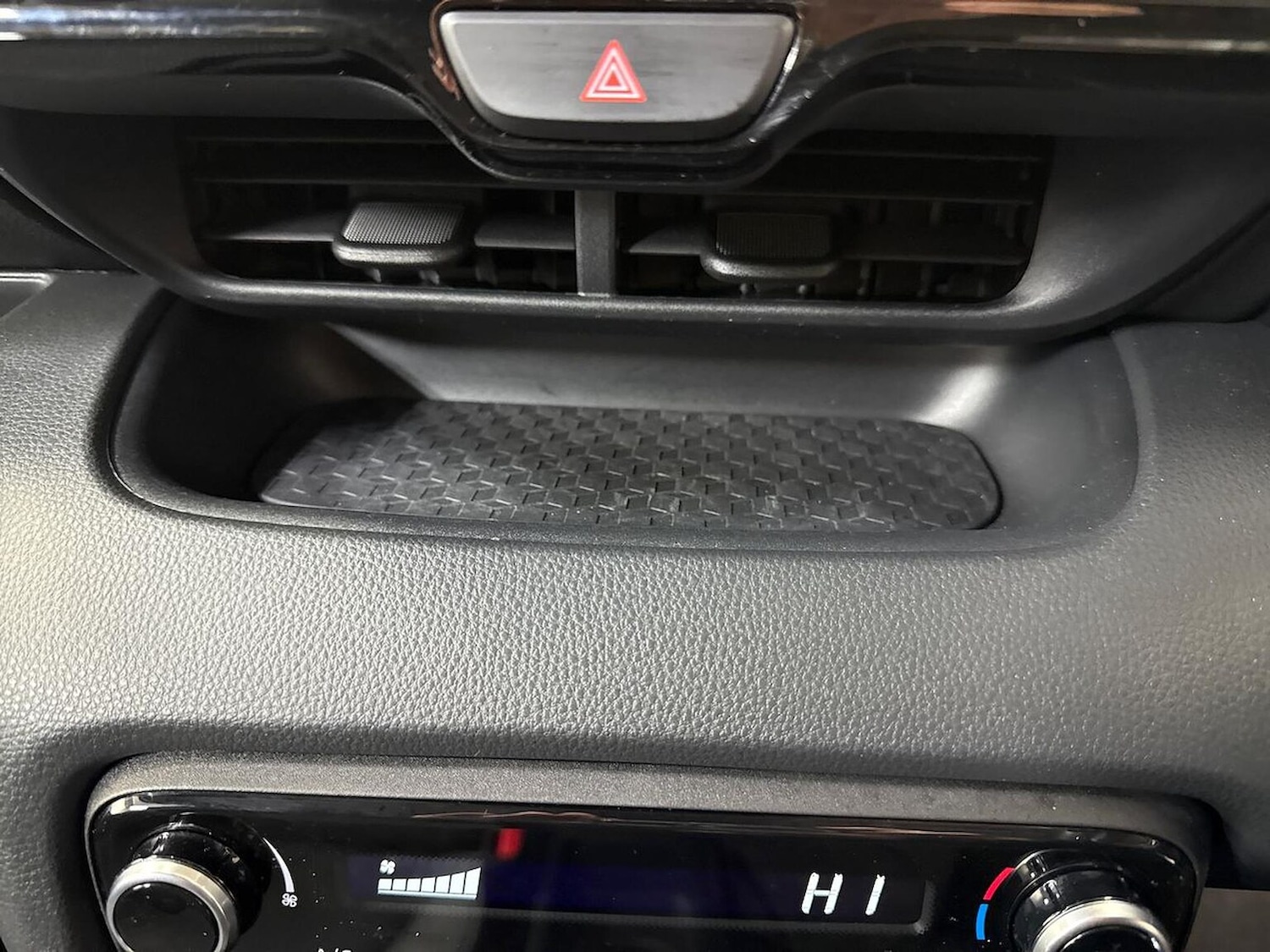 Used Toyota Yaris 2024 for sale - 78106353: Photo 24