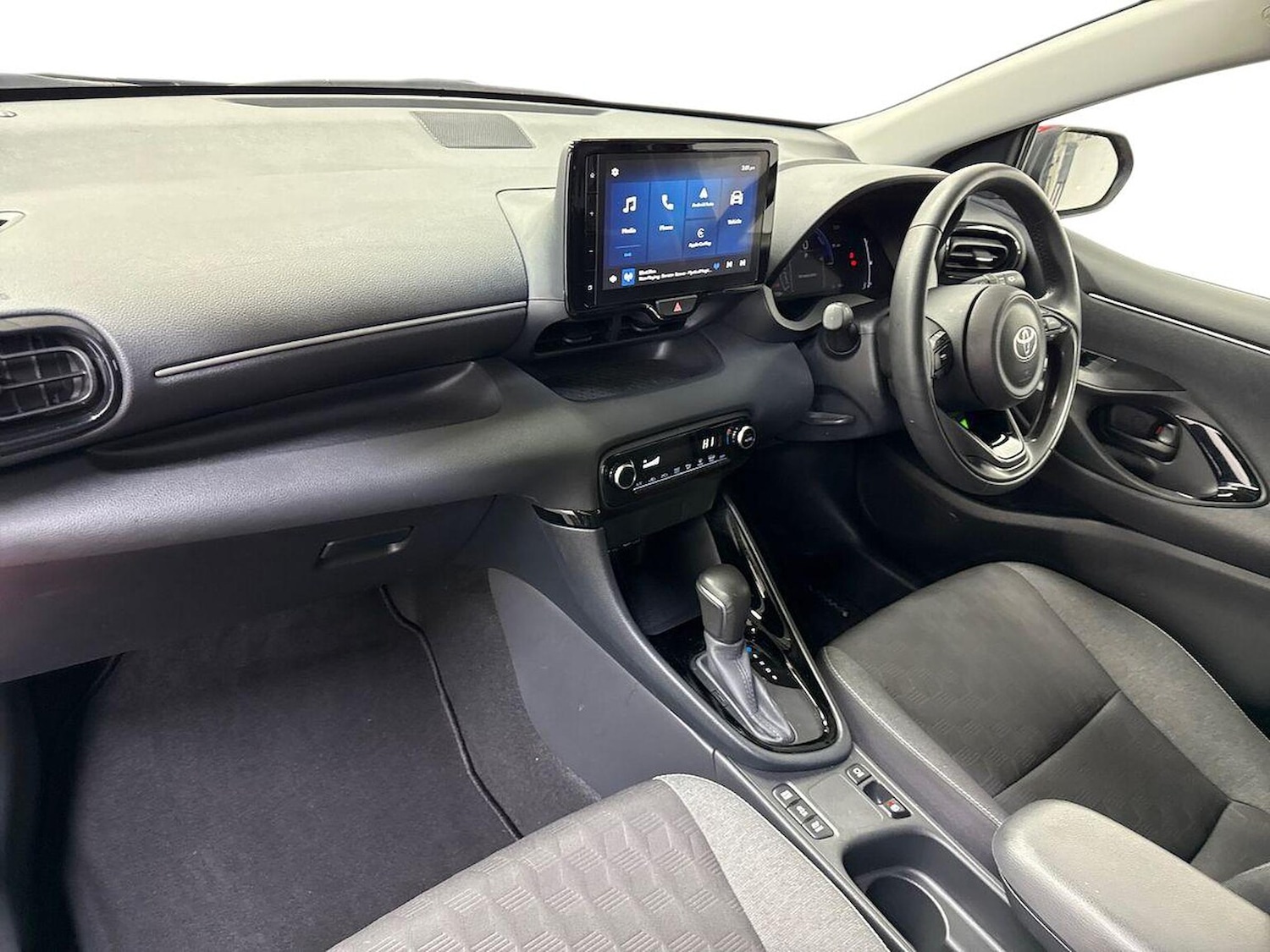 Used Toyota Yaris 2024 for sale - 78106353: Photo 9