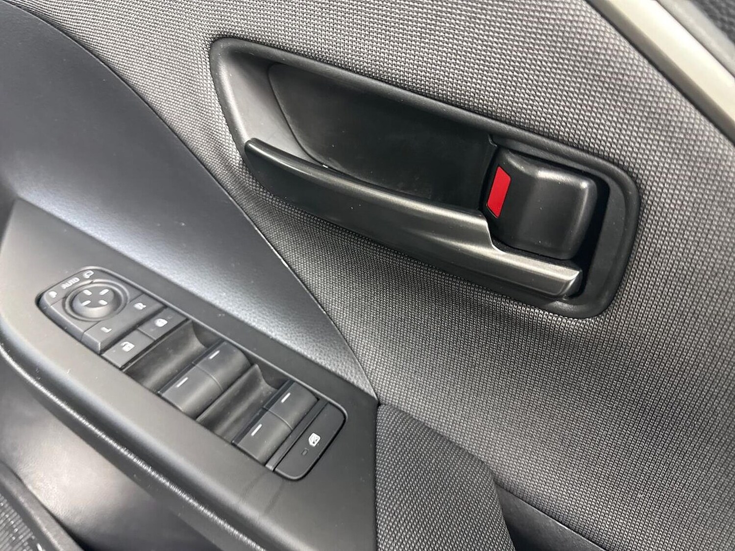 Used Toyota C-HR 2025 for sale - 78194217: Photo 23