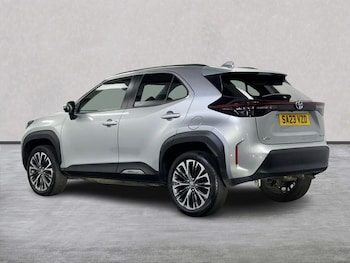 Used Toyota Yaris Cross 2023 for sale - 79417811: Photo