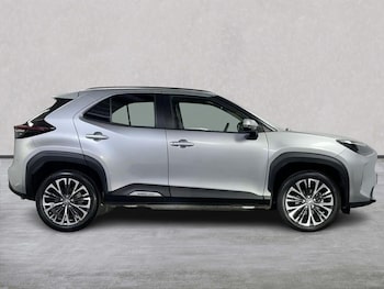 Used Toyota Yaris Cross 2023 for sale - 79417811: Photo