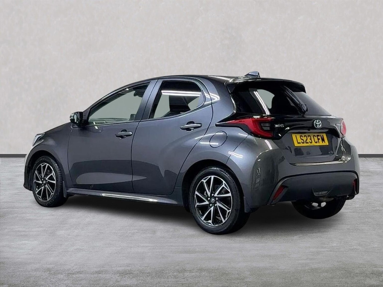 Used Toyota Yaris 2023 for sale - 76785215: Photo 2