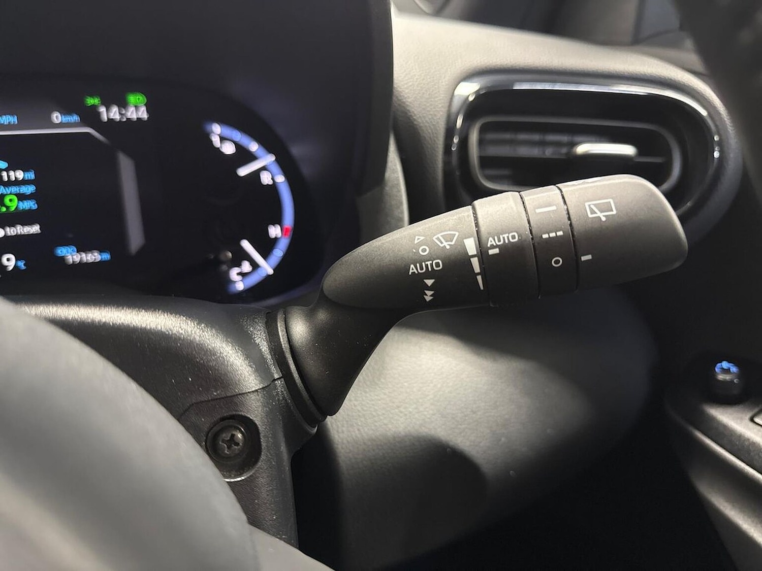 Used Toyota Yaris Cross 2023 for sale - 76342941: Photo 27