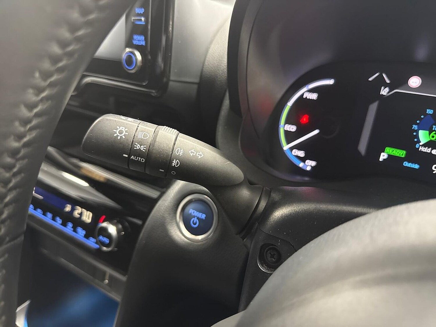 Used Toyota Yaris Cross 2023 for sale - 76342941: Photo 28