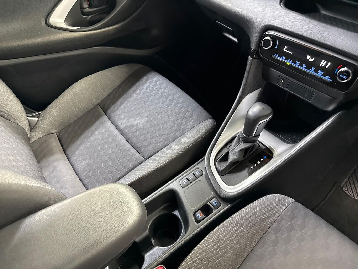 Used Toyota Yaris 2022 for sale - 78194193: Photo 13