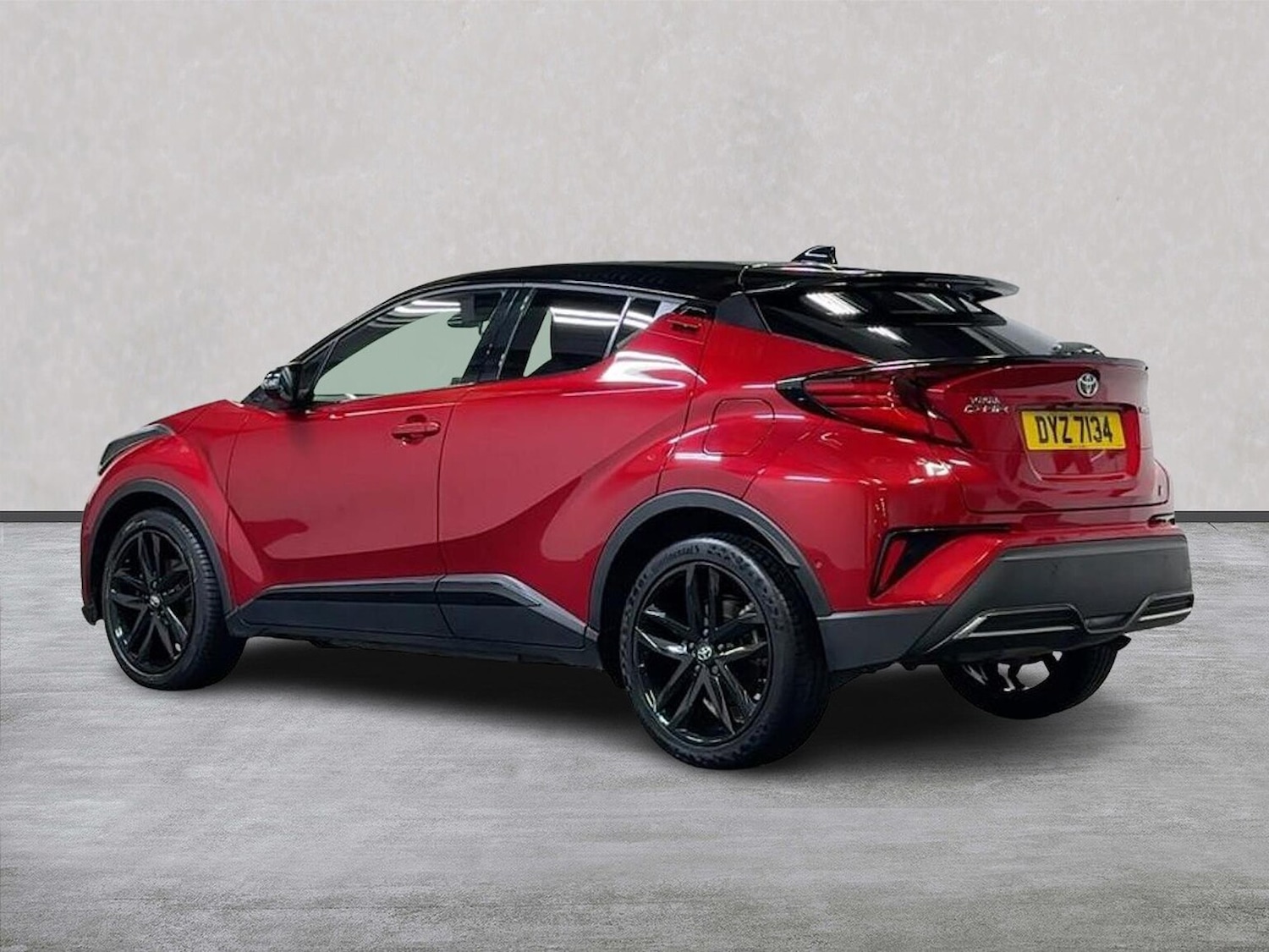 Used Toyota C-HR 2022 for sale - 76324581: Photo 2