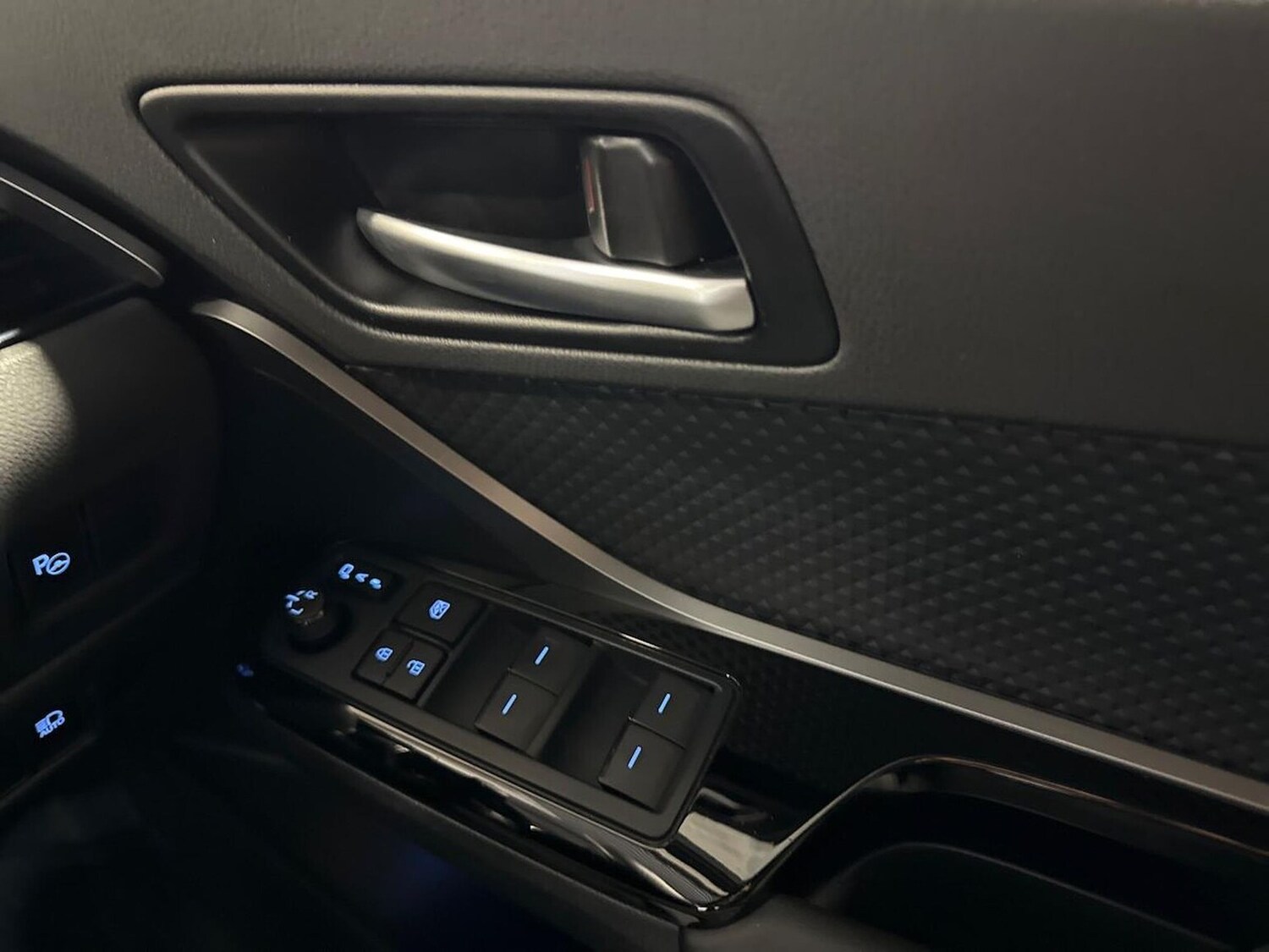 Used Toyota C-HR 2022 for sale - 76324581: Photo 21