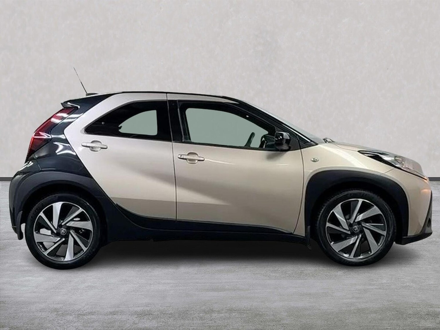 Used Toyota Aygo X 2023 for sale - 78121845: Photo 5