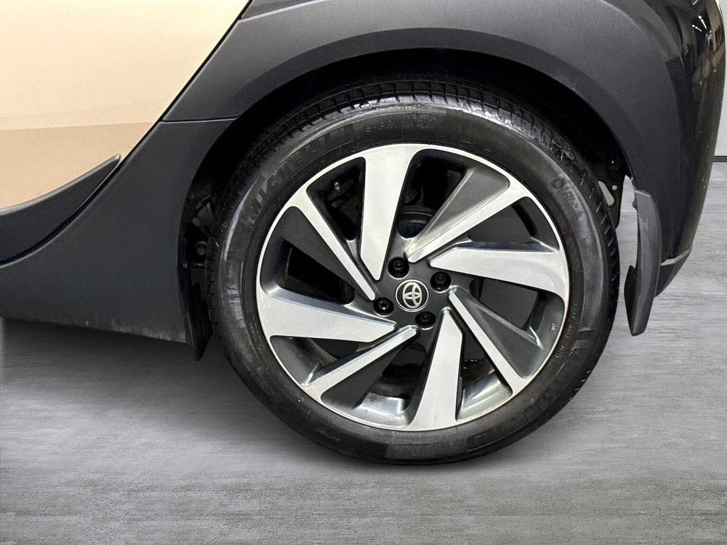 Used Toyota Aygo X 2023 for sale - 78121845: Photo 8