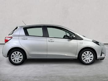 Used Toyota Yaris 2017 for sale - 79854786: Photo