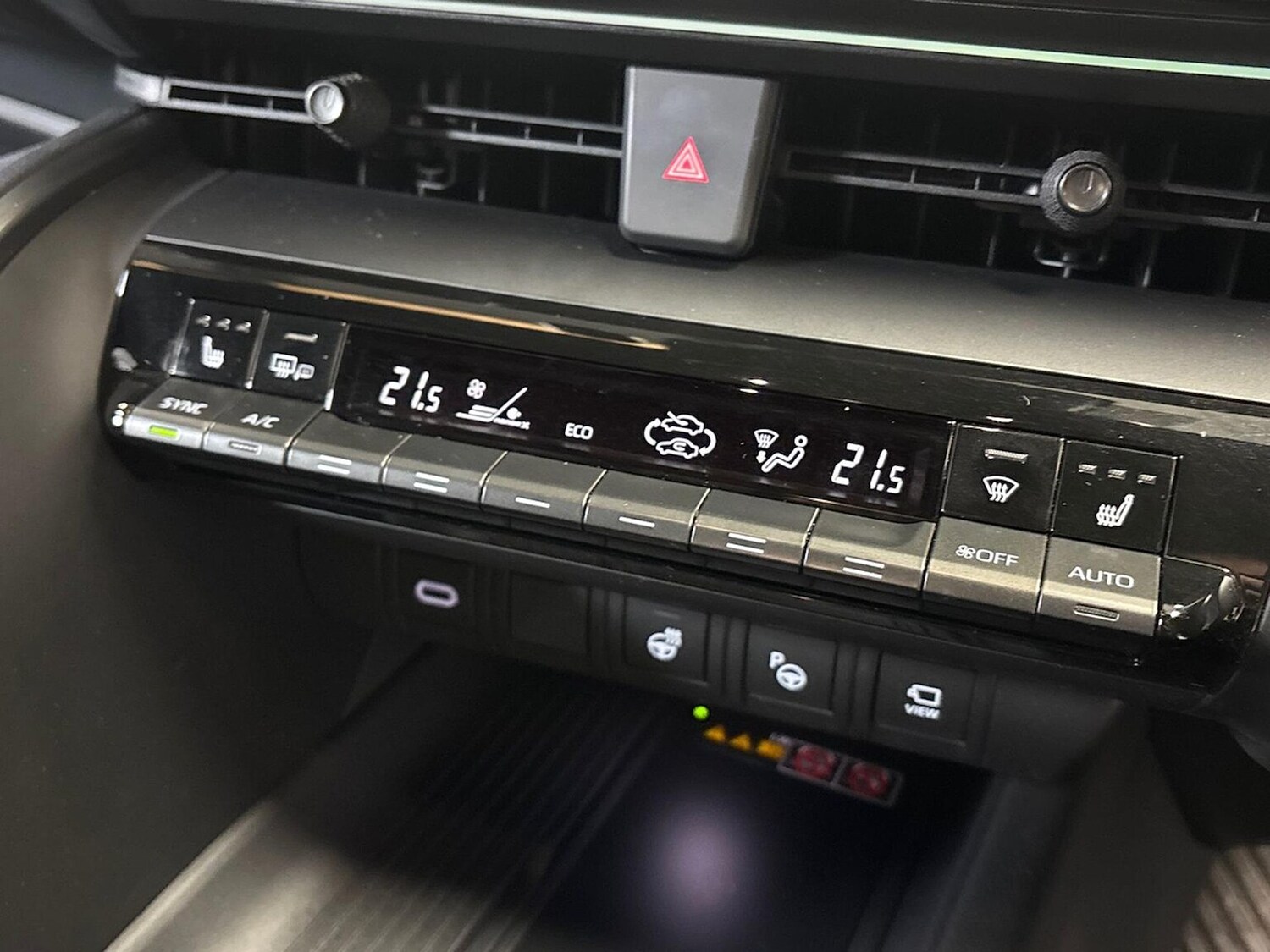 Used Toyota C-HR 2025 for sale - 77488563: Photo 12