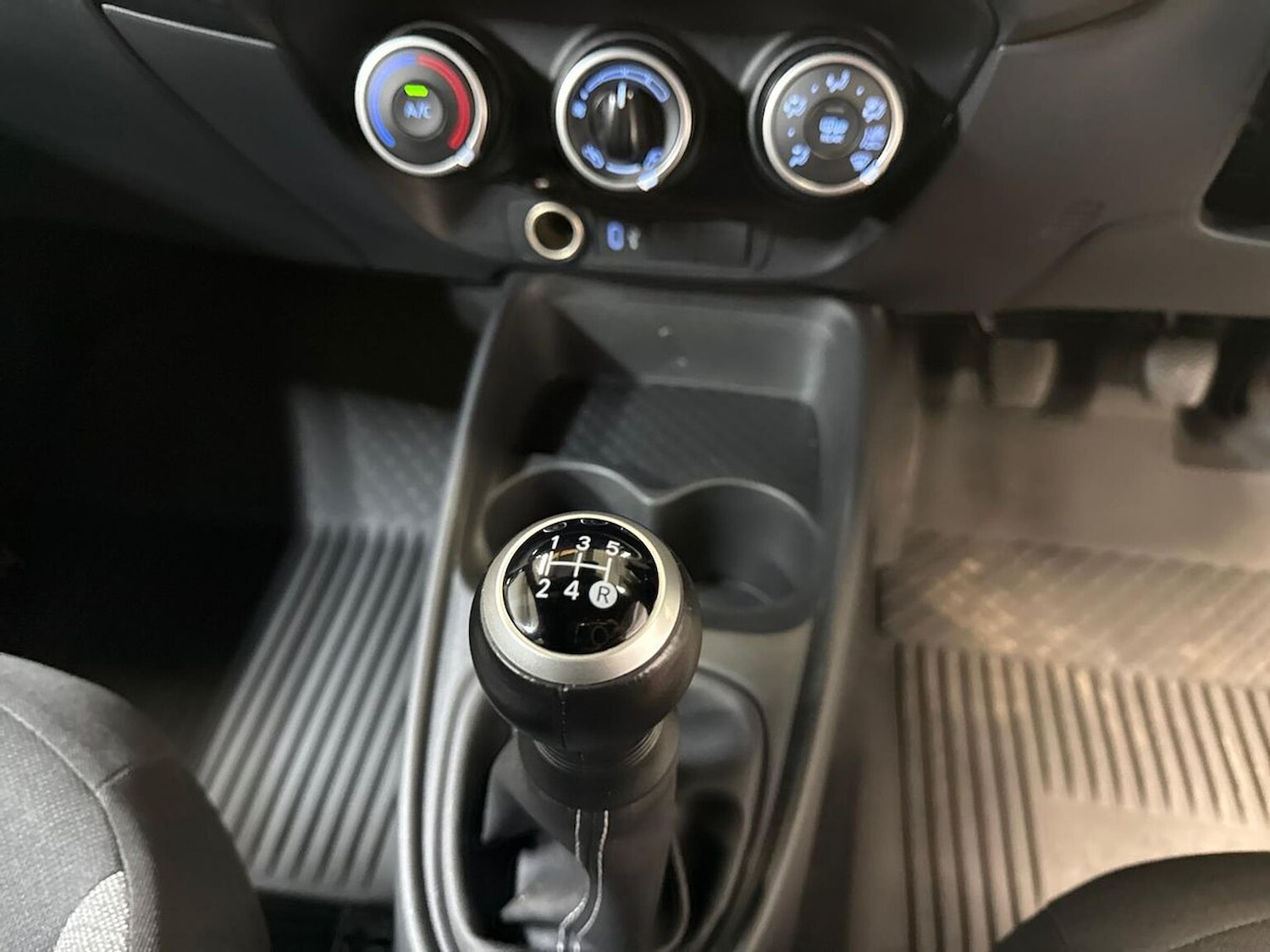 Used Toyota Aygo X 2024 for sale - 76363347: Photo 12