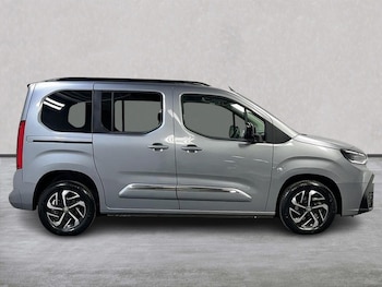 Used Toyota PROACE CITY Verso 2025 for sale - 75490606: Photo