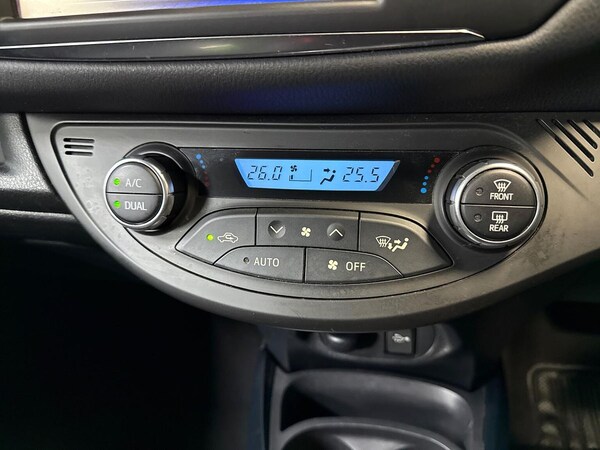 Used Toyota Yaris 2018 for sale - 76102481: Photo 12