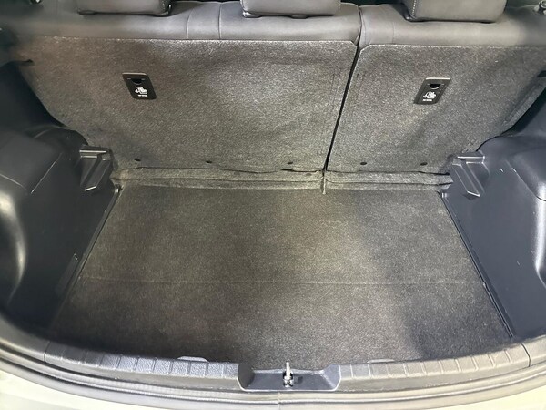 Used Toyota Yaris 2018 for sale - 76102481: Photo 17