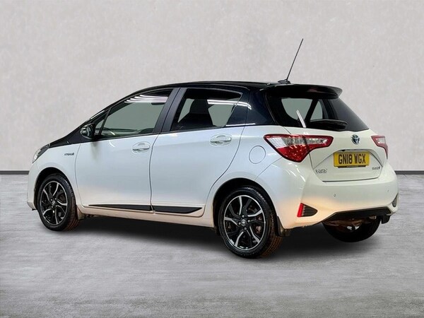 Used Toyota Yaris 2018 for sale - 76102481: Photo 2