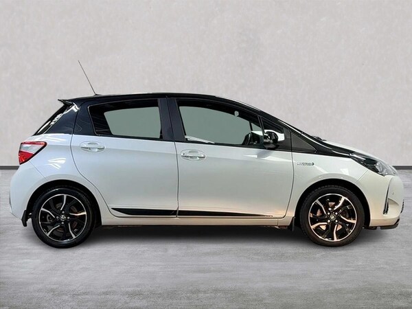 Used Toyota Yaris 2018 for sale - 76102481: Photo 3