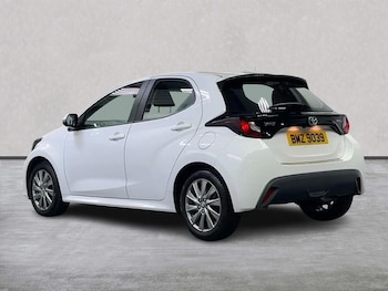 Used Toyota Yaris 2023 for sale - 79432130: Photo