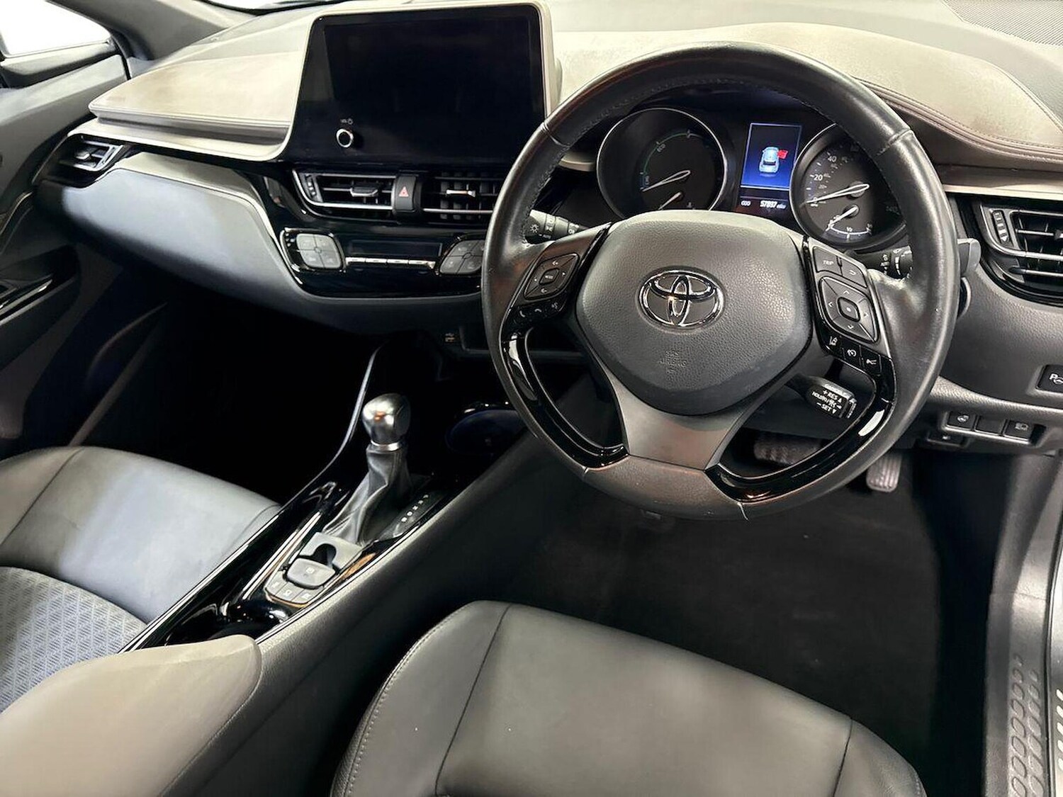 Used Toyota C-HR 2023 for sale - 78192779: Photo 11