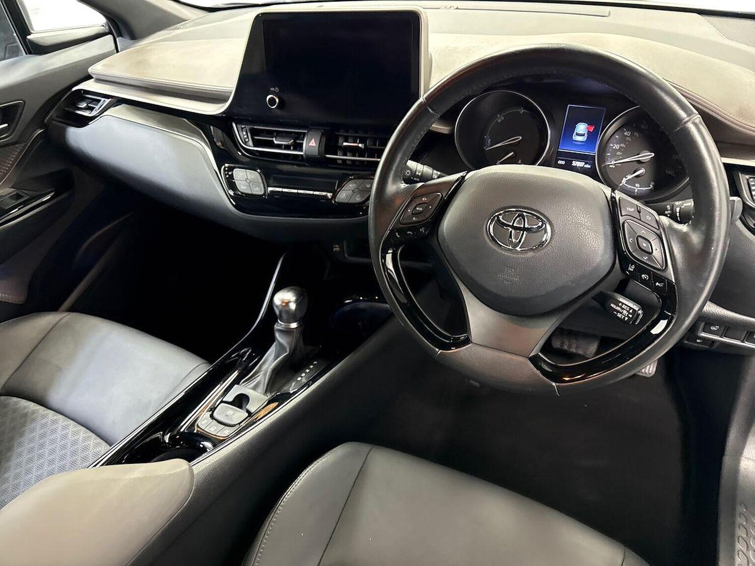 Used Toyota C-HR 2023 for sale - 78192779: Photo 17