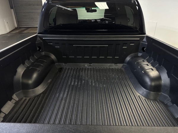 Used Toyota Hilux 2023 for sale - 75490730: Photo 17