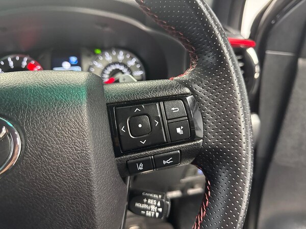 Used Toyota Hilux 2023 for sale - 75490730: Photo 24