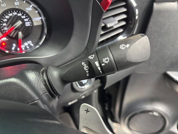Used Toyota Hilux 2023 for sale - 75490730: Photo 26