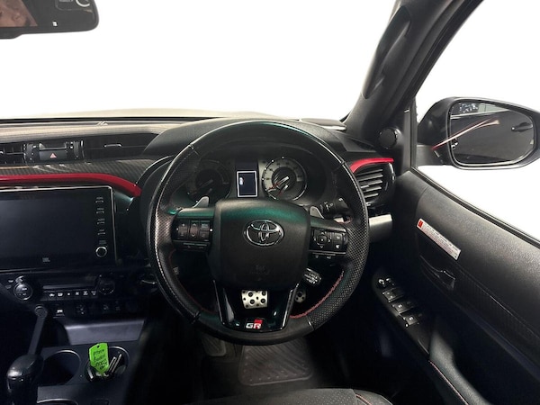 Used Toyota Hilux 2023 for sale - 75490730: Photo 9