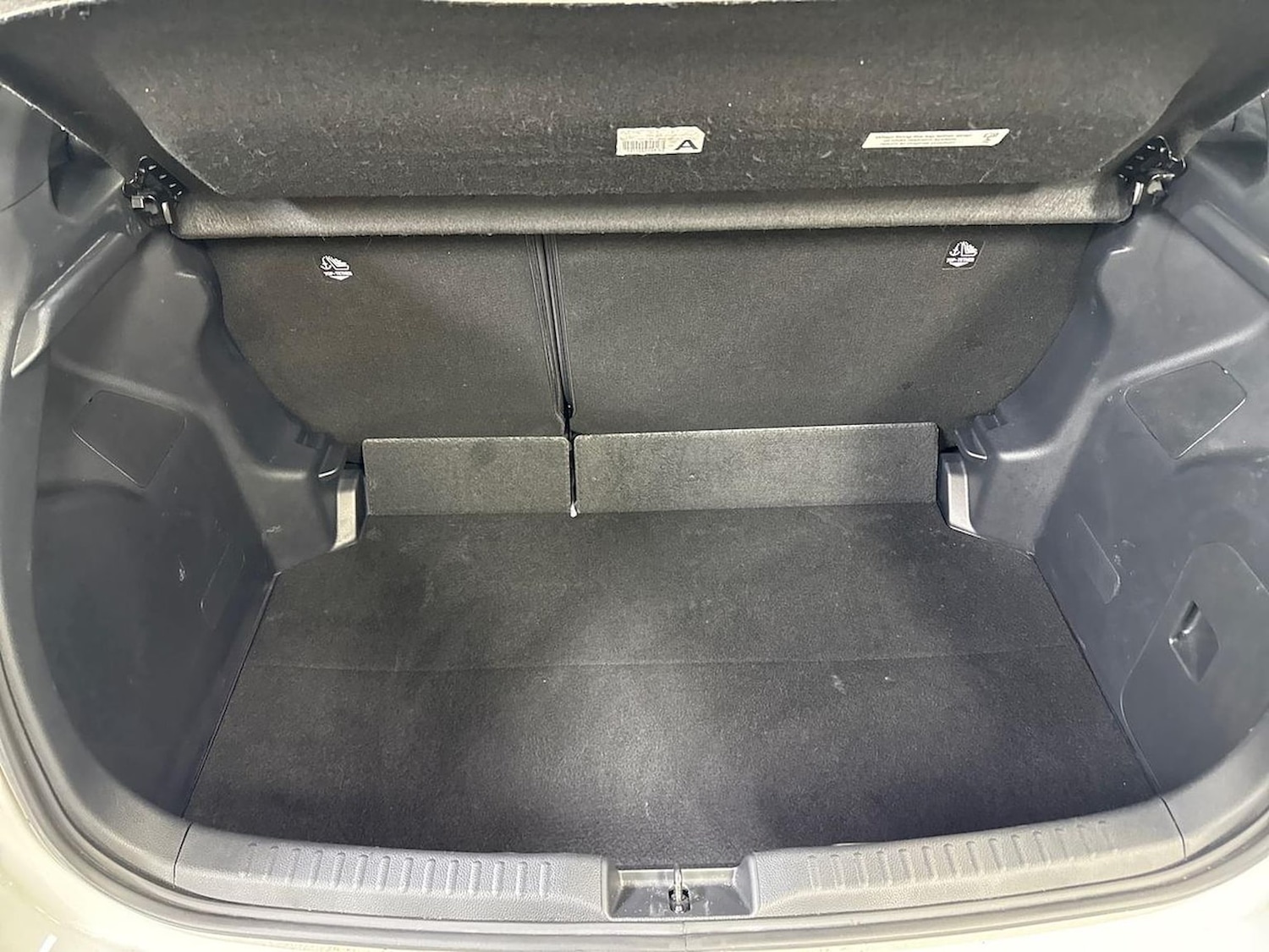 Used Toyota Yaris 2023 for sale - 78053543: Photo 17