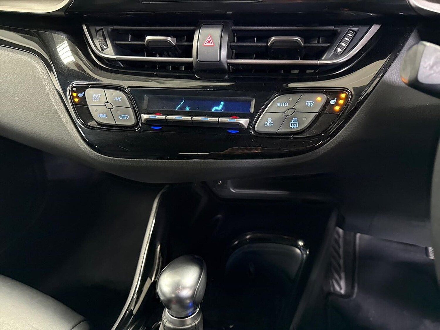 Used Toyota C-HR 2019 for sale - 78193912: Photo 24