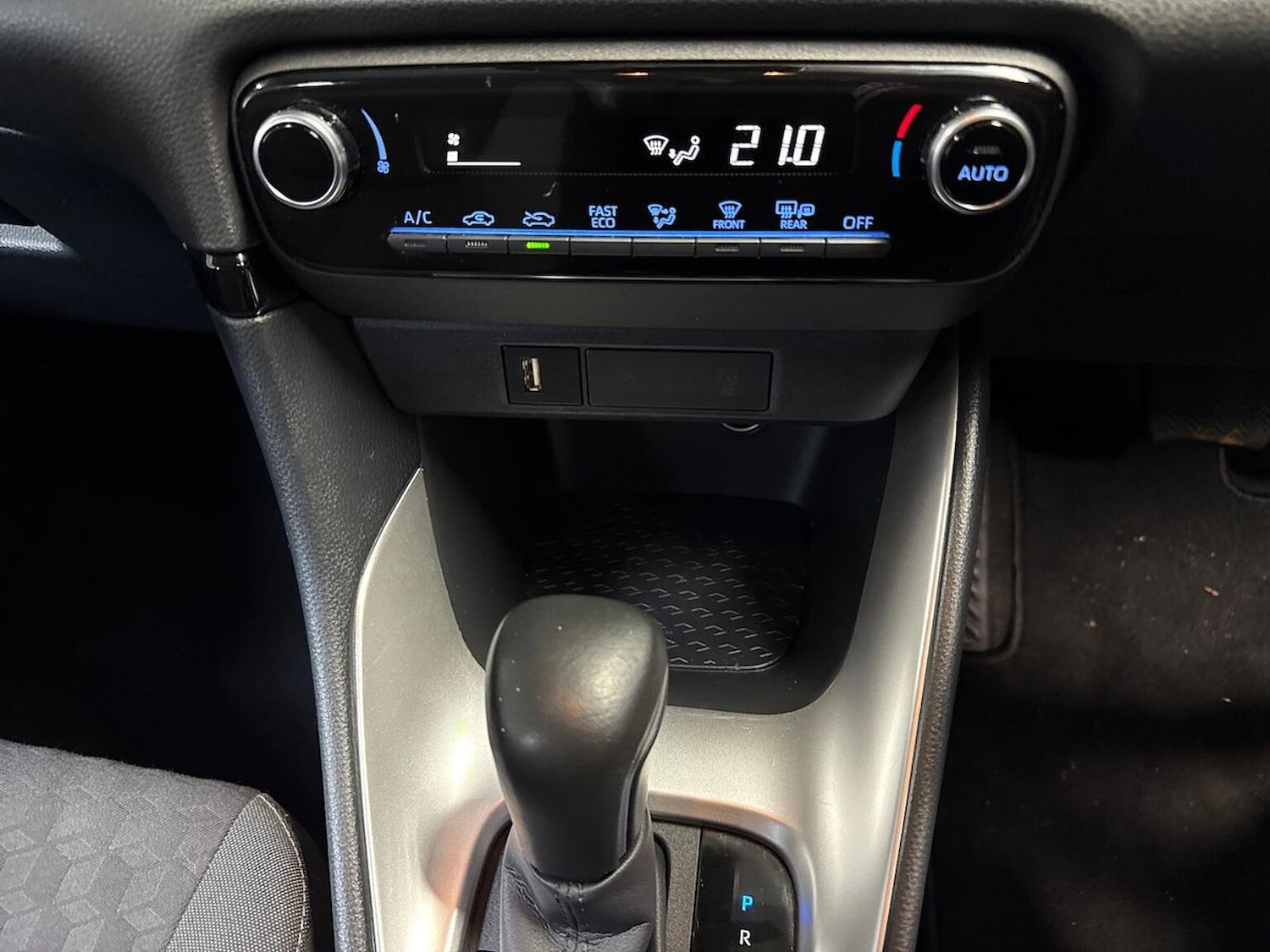 Used Toyota Yaris 2021 for sale - 76299385: Photo 12