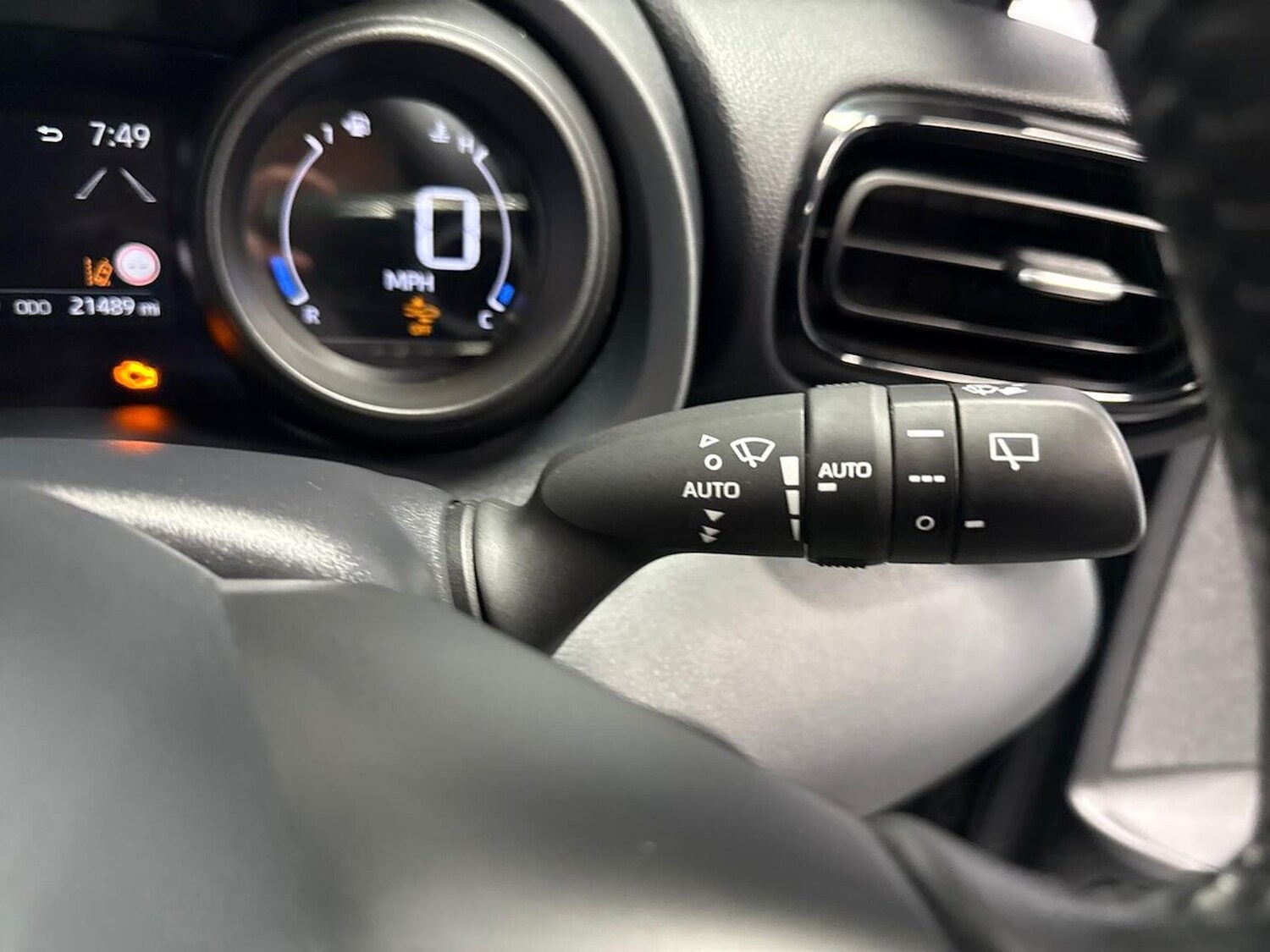 Used Toyota Yaris 2021 for sale - 76299385: Photo 27