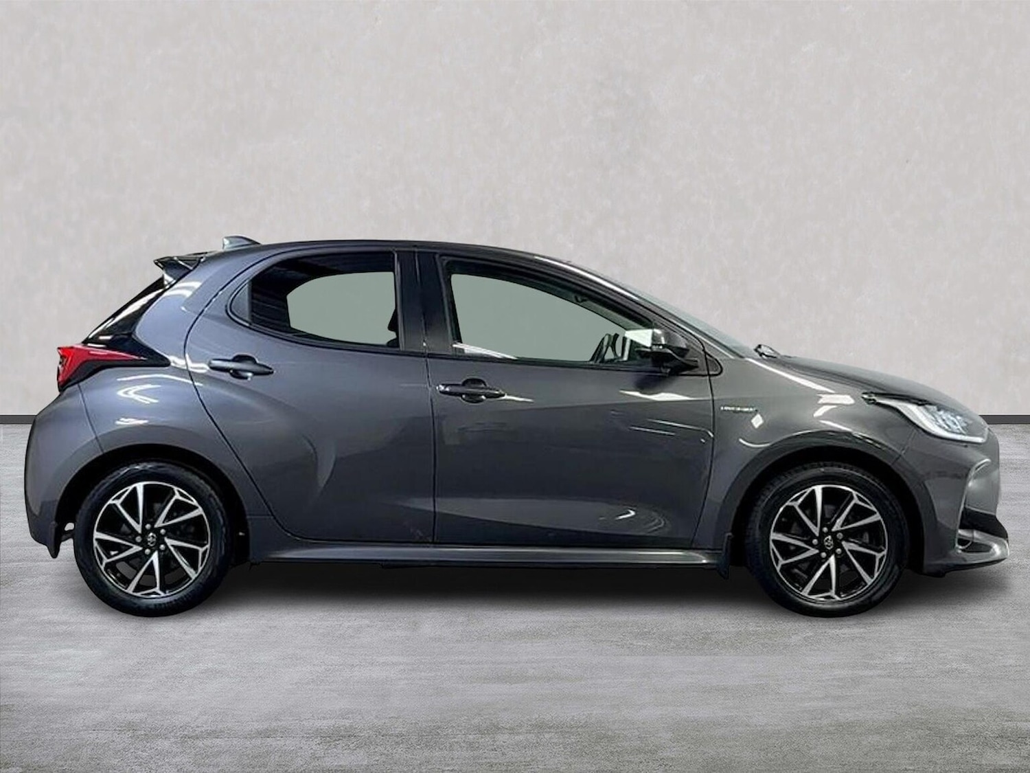 Used Toyota Yaris 2021 for sale - 76299385: Photo 3
