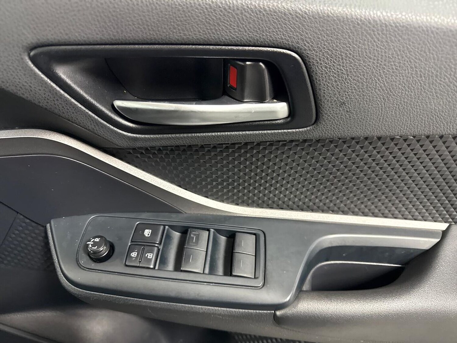 Used Toyota C-HR 2023 for sale - 78194204: Photo 21