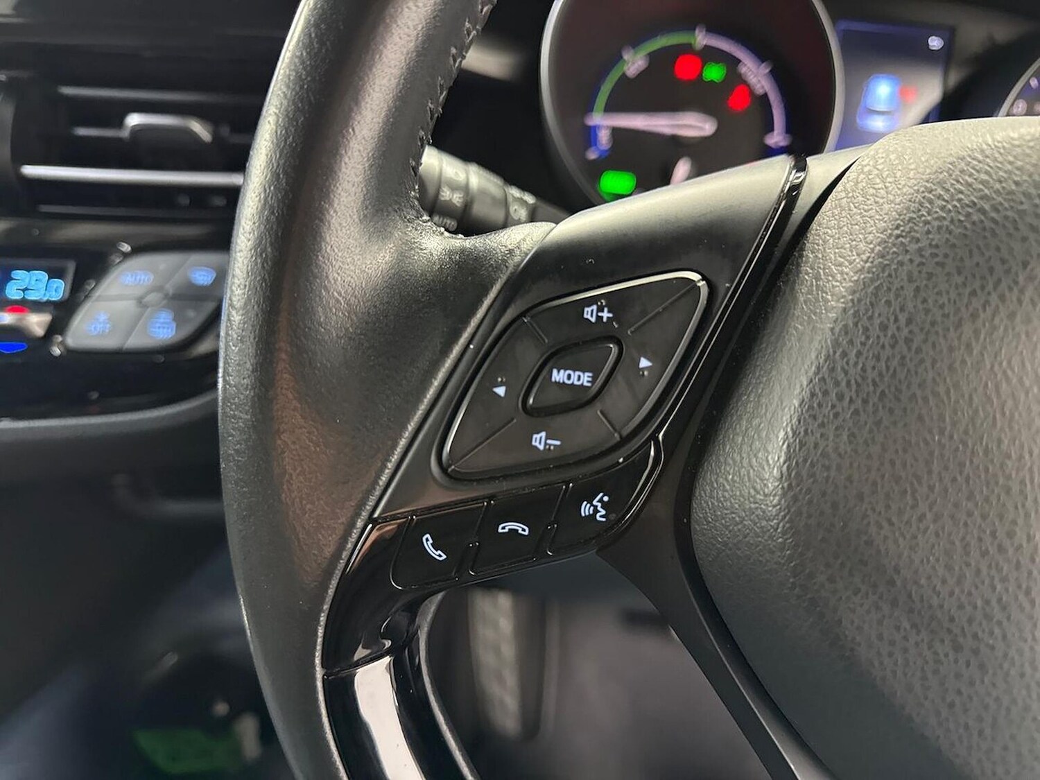 Used Toyota C-HR 2023 for sale - 78194204: Photo 24