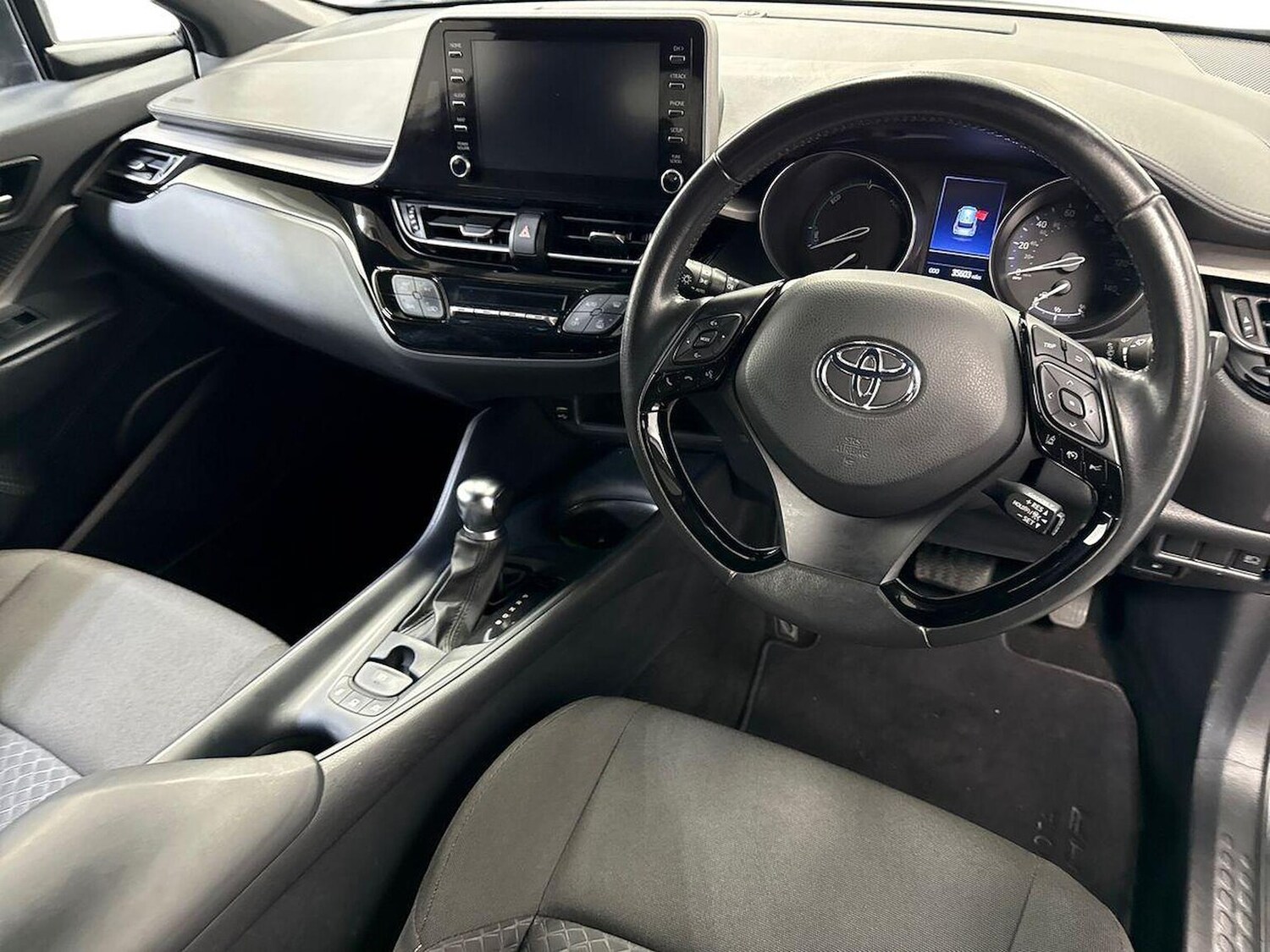 Used Toyota C-HR 2023 for sale - 78194204: Photo 9