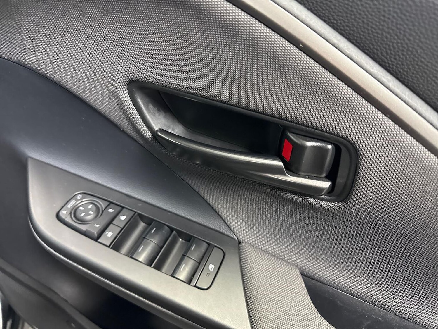 Used Toyota C-HR 2025 for sale - 77984036: Photo 21