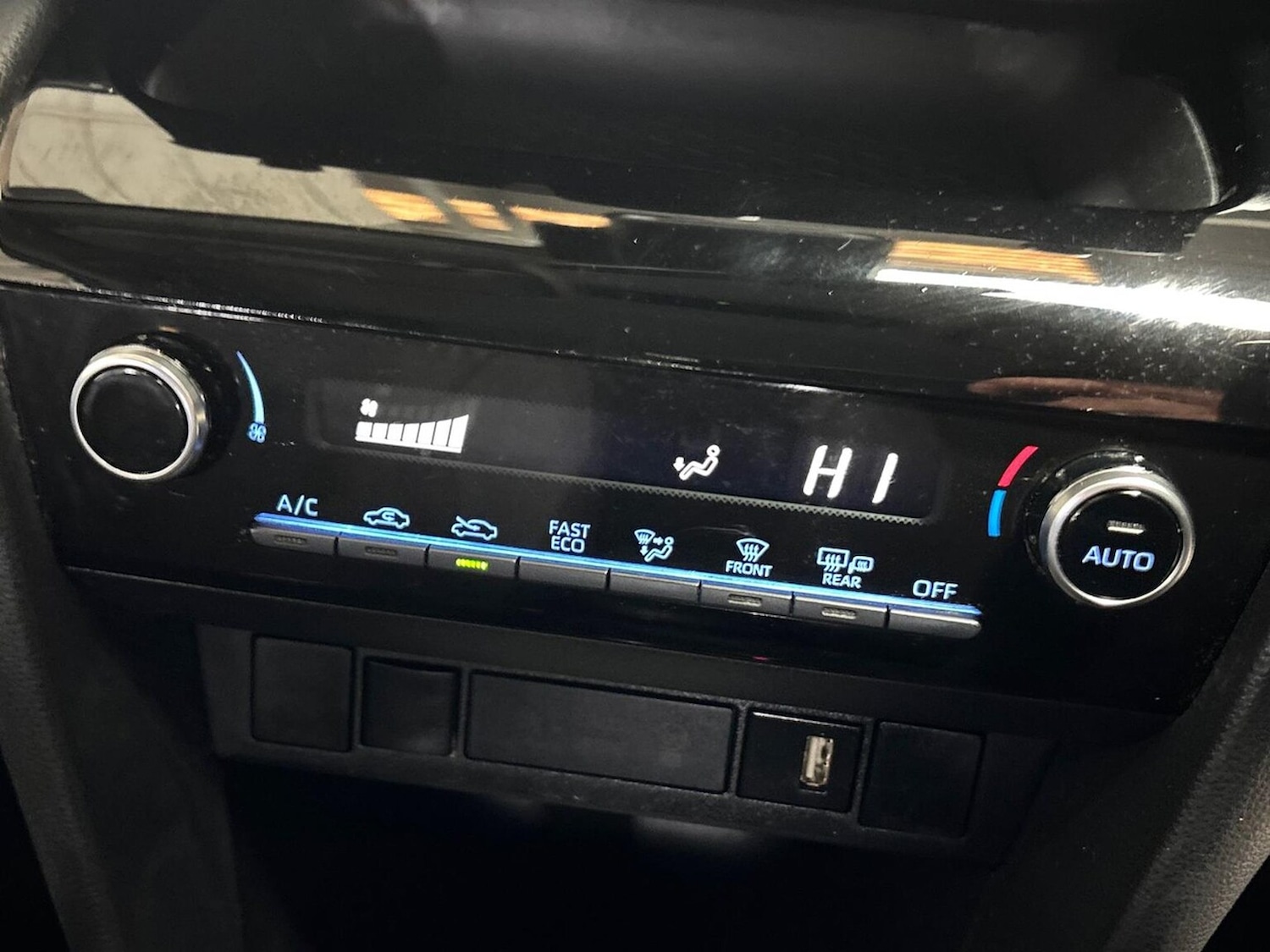 Used Toyota Yaris Cross 2023 for sale - 76102510: Photo 22