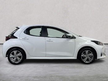 Used Toyota Yaris 2024 for sale - 78739717: Photo