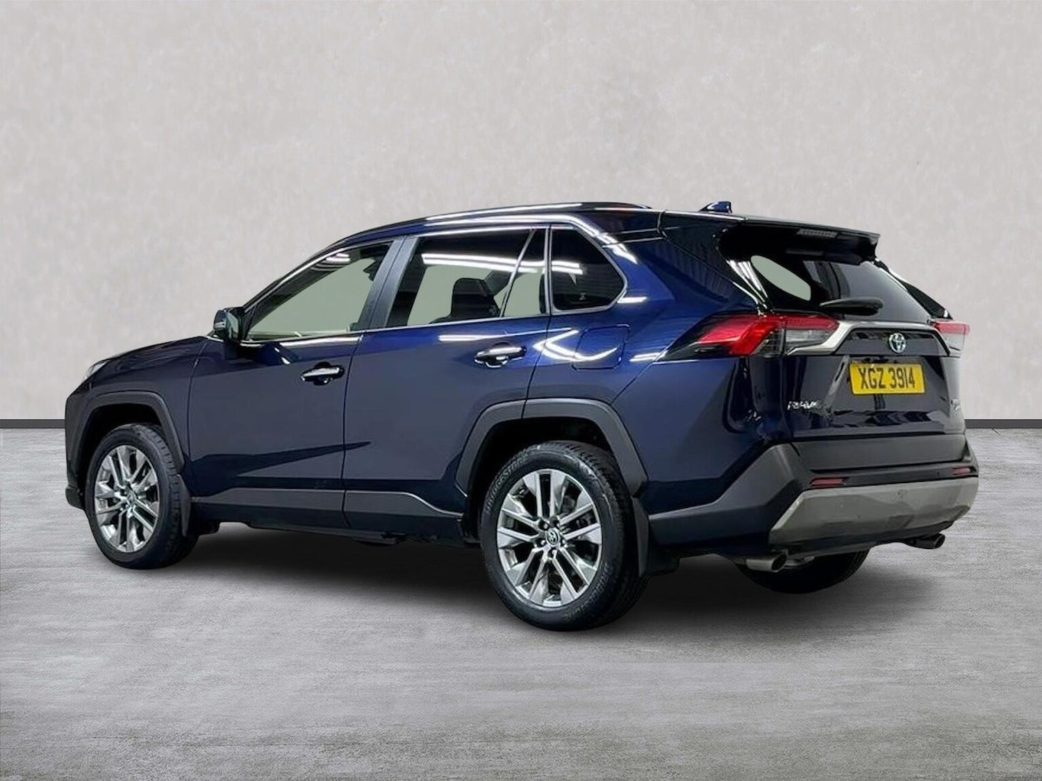 Used Toyota RAV4 2022 for sale - 76570957: Photo 2