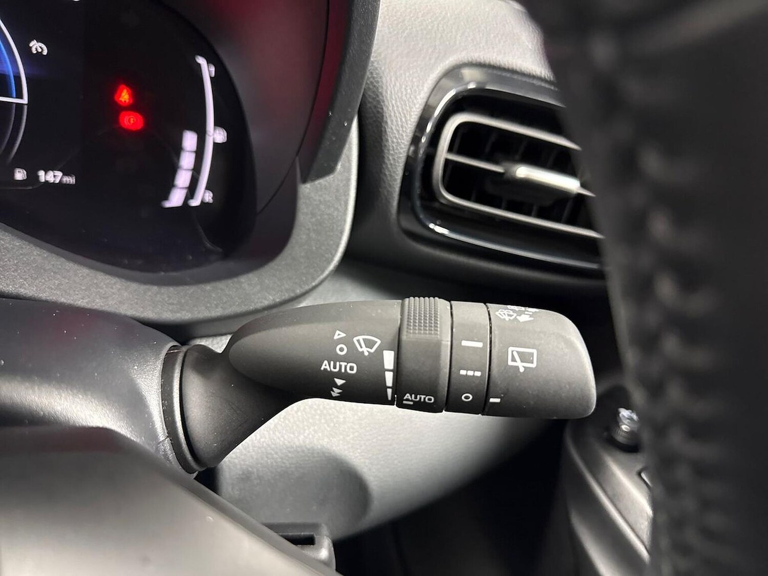 Used Toyota Yaris 2024 for sale - 78192806: Photo 29