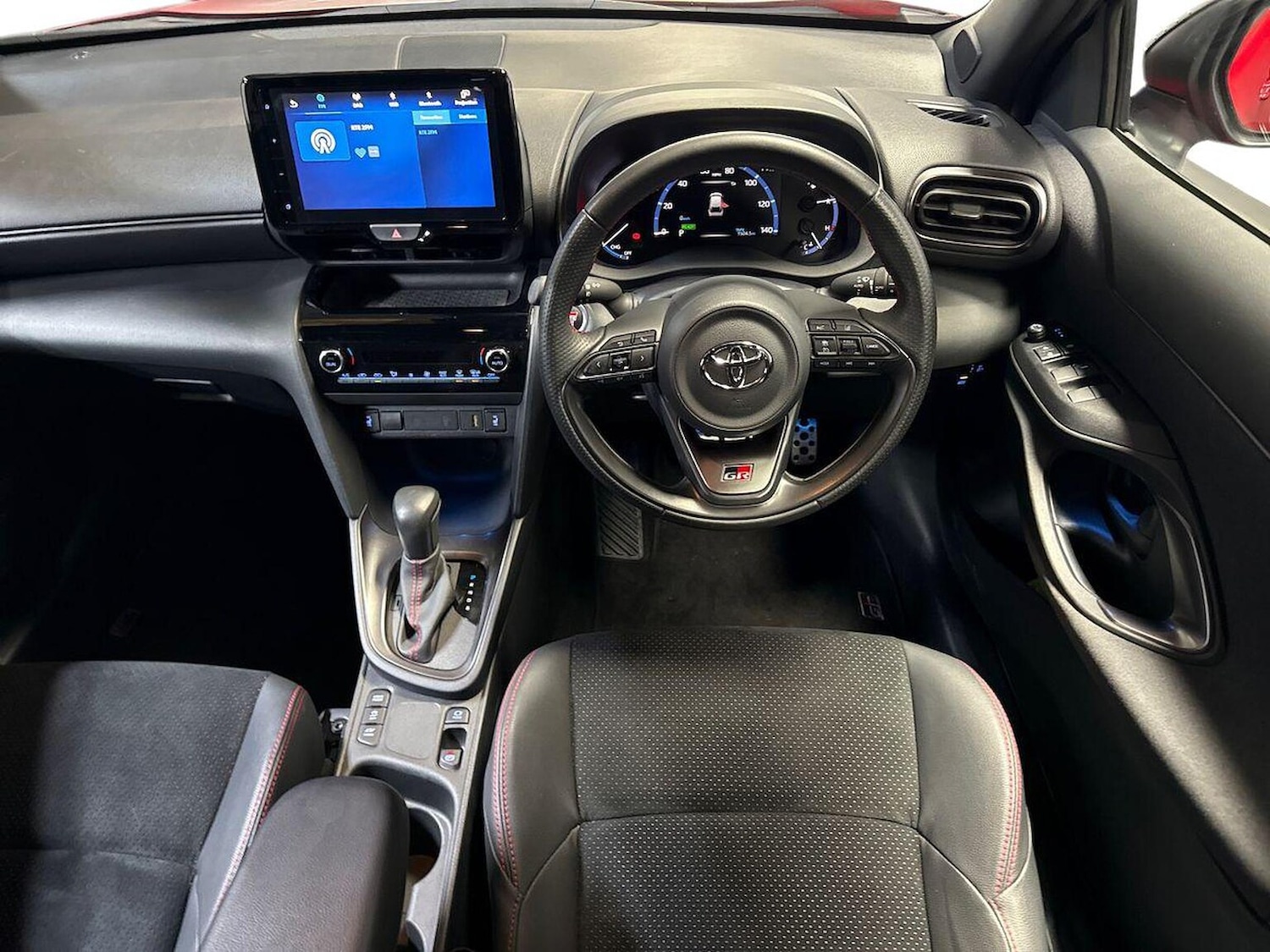 Used Toyota Yaris Cross 2024 for sale - 76735550: Photo 9