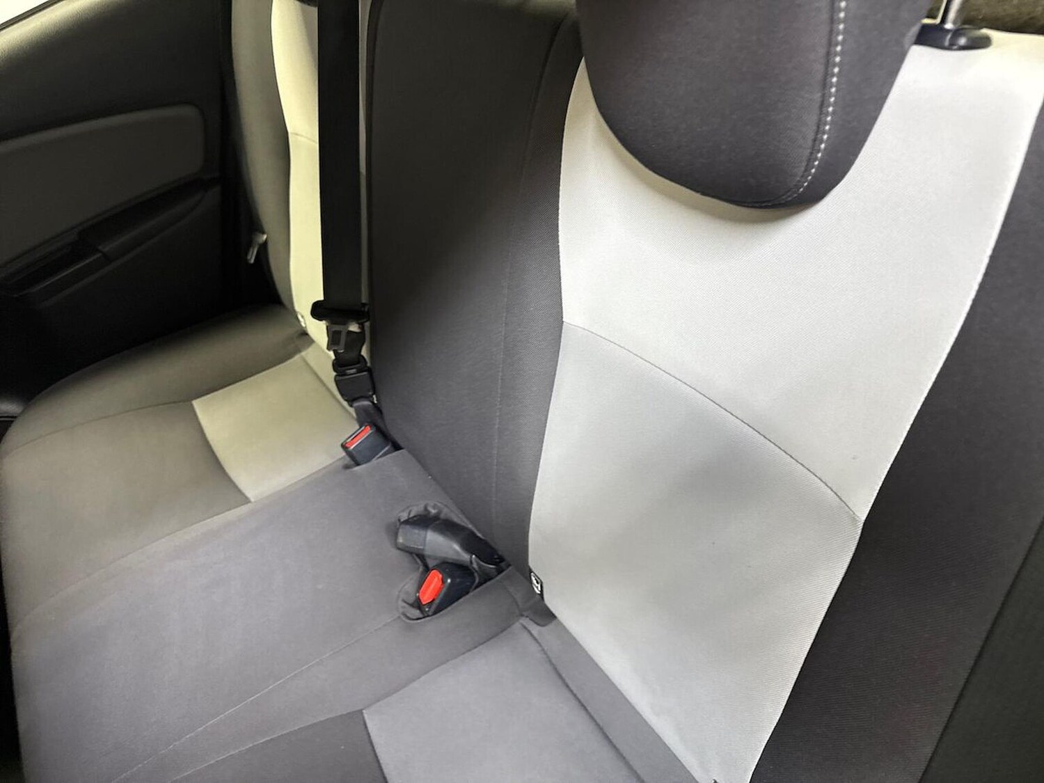 Used Toyota Yaris 2018 for sale - 76547682: Photo 16