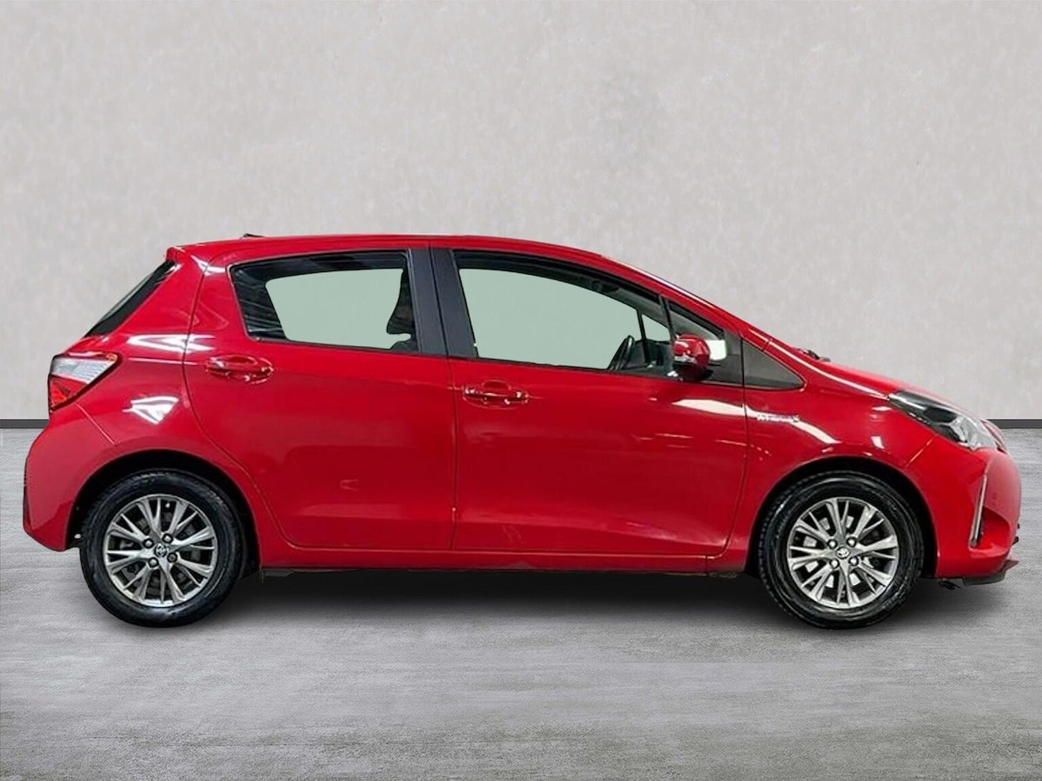 Used Toyota Yaris 2018 for sale - 76547682: Photo 3