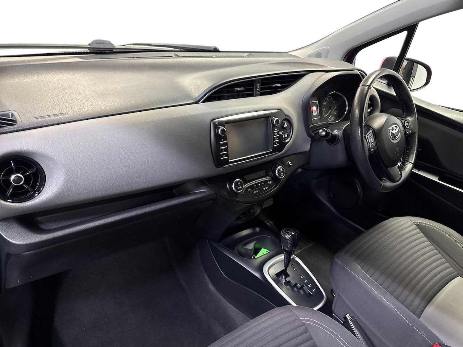 Used Toyota Yaris 2018 for sale - 76547682: Photo 7