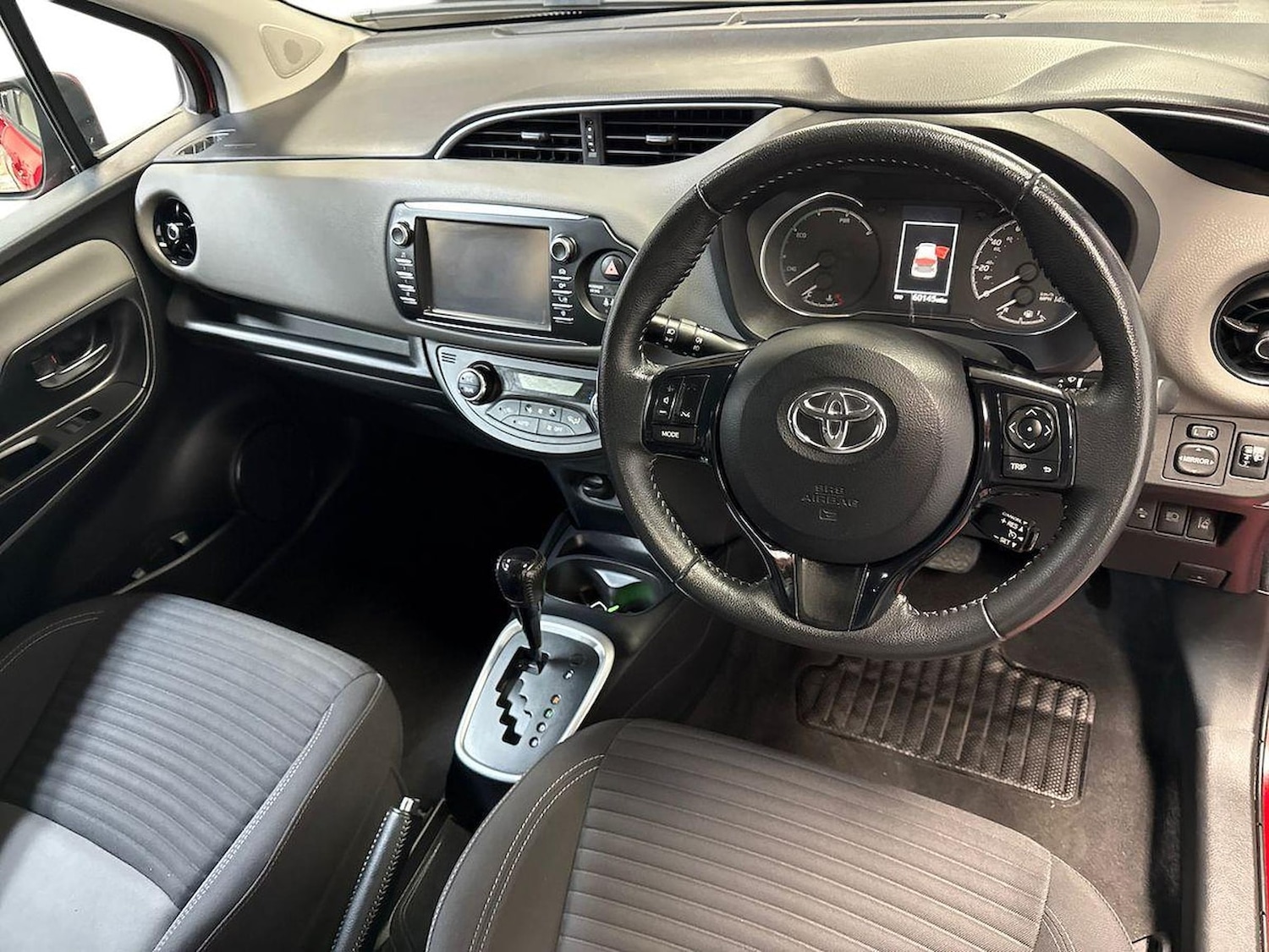 Used Toyota Yaris 2018 for sale - 76547682: Photo 8